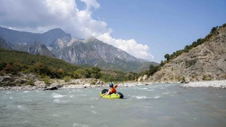 Packrafter in the Balkans - Kajakken - Noorwegen fjord - wandelen in Noorwegen - kayaking - vanaf luchthaven Brussel