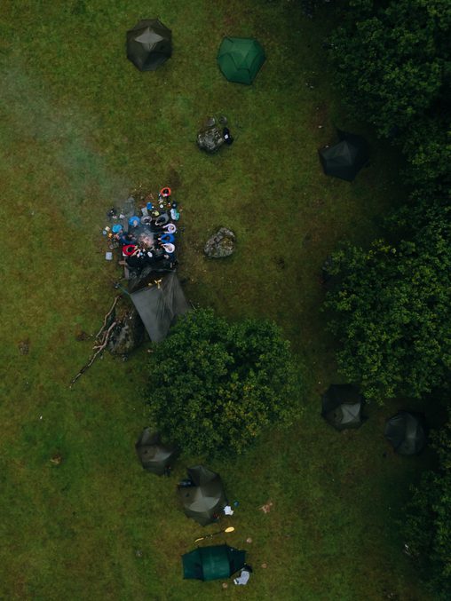 Drone shot of camping spot - Kajakken - Noorwegen fjord - wandelen in Noorwegen - kayaking - vanaf luchthaven Brussel