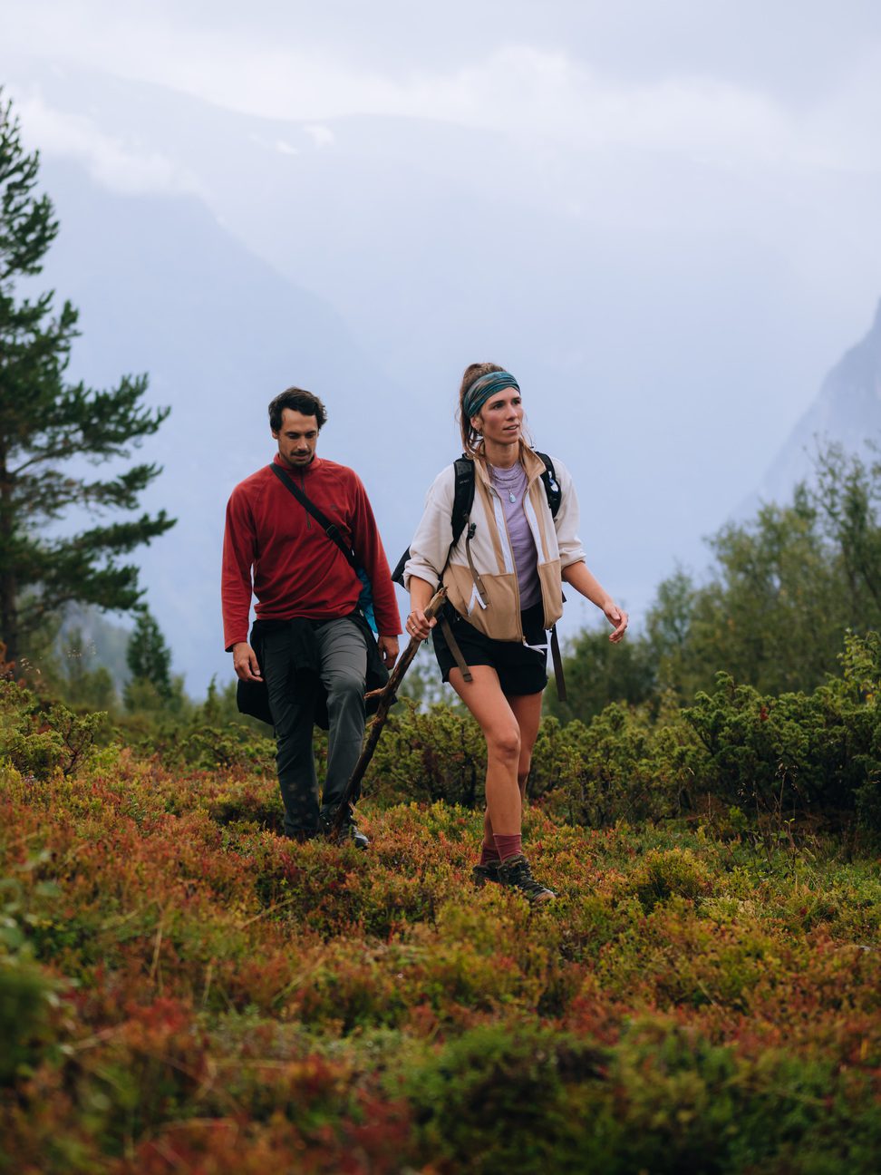 2 hikers in Norway - Kajakken - Noorwegen fjord - wandelen in Noorwegen - kayaking - vanaf luchthaven Brussel